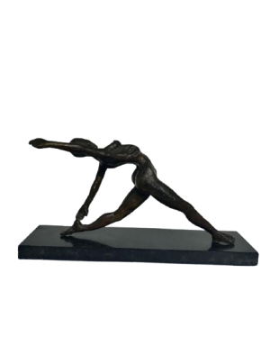 BAILARINA ABRINDO ESCALA